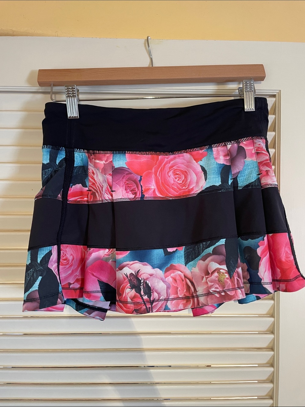 Lululemon Floral Pink Rose Print tennis / pickleball Skirt / Skort